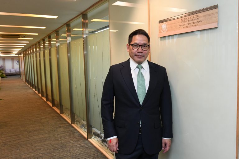 สัมภาษณ์พิเศษ ดร. อุตตม สาวนายน รัฐมนตรีว่าการกระทรวงการคลัง