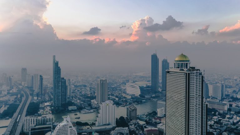 ปลดล็อกอสังหาฝ่าวิกฤตโควิด